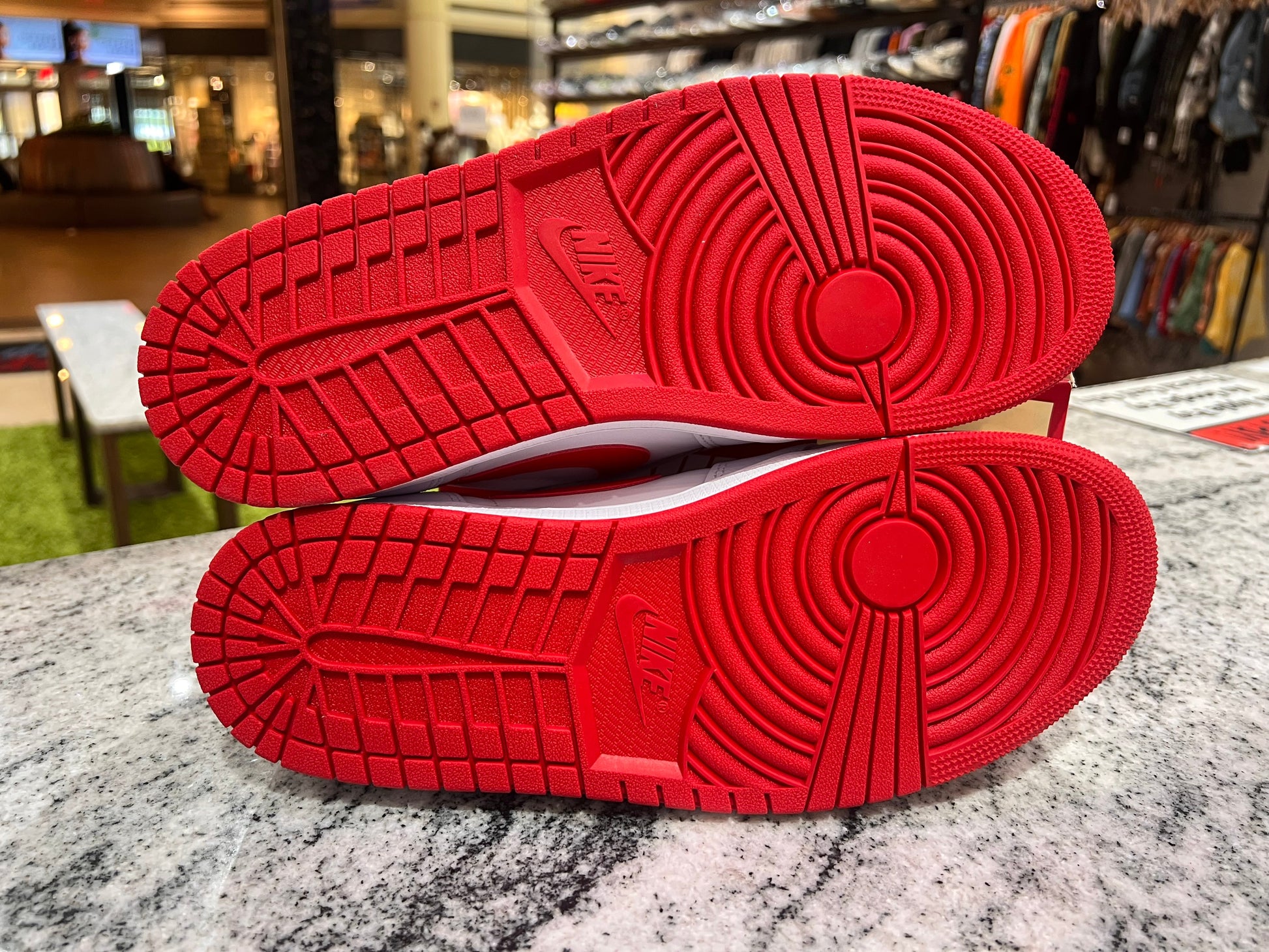 Jordan 1 Retro Low OG University Red No Box