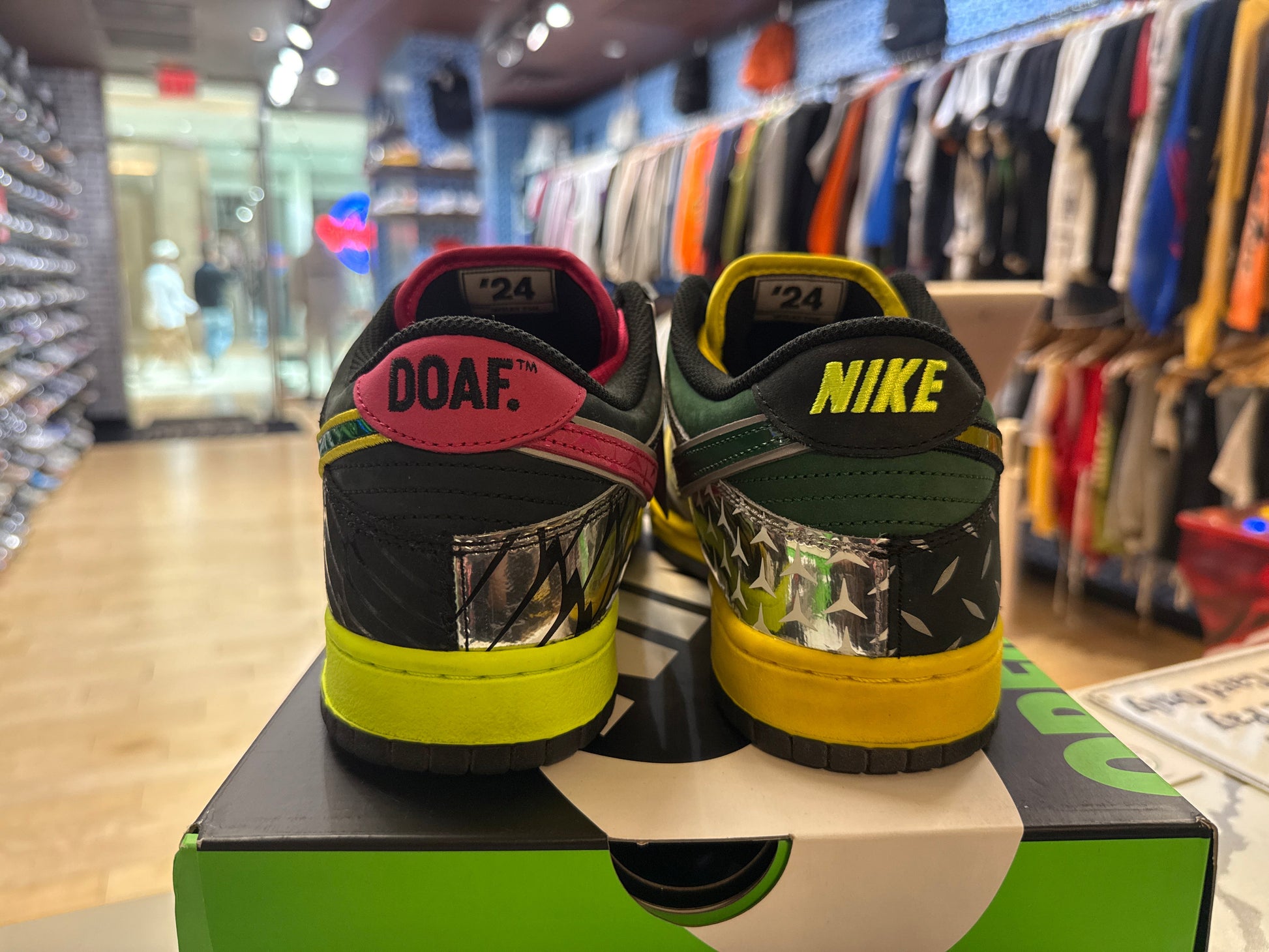 PRE OWNED Nike Dunk Low What the Duck Home University of Oregon PE