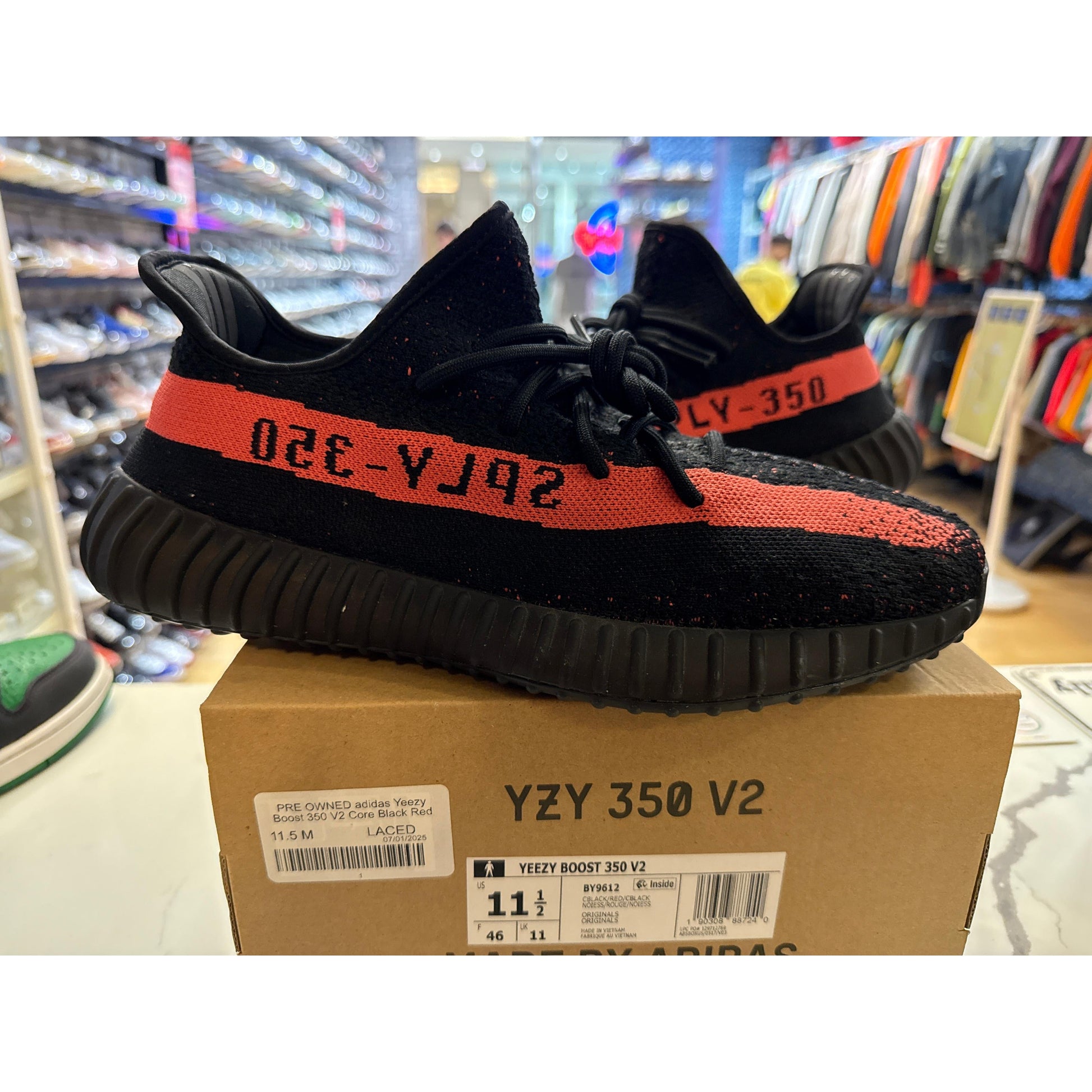 PRE OWNED adidas Yeezy Boost 350 V2 Core Black Red