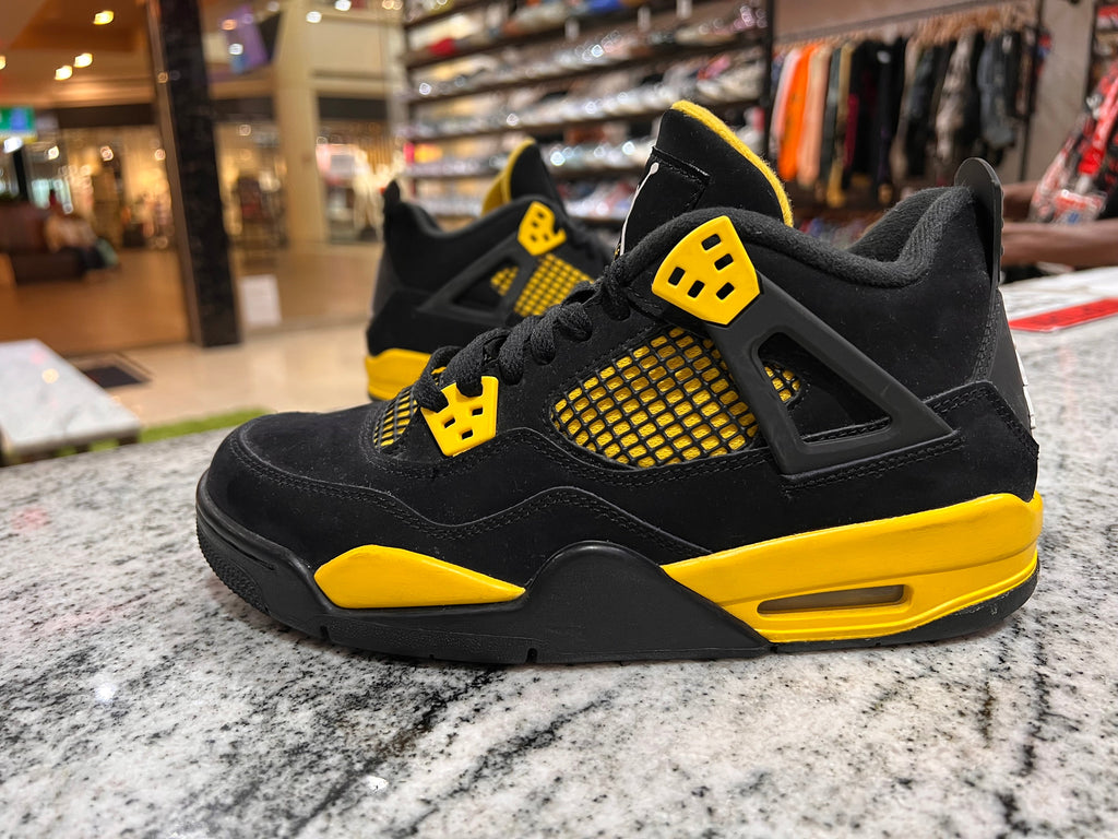 PRE OWNED Jordan 4 Retro Thunder (2023) (GS)