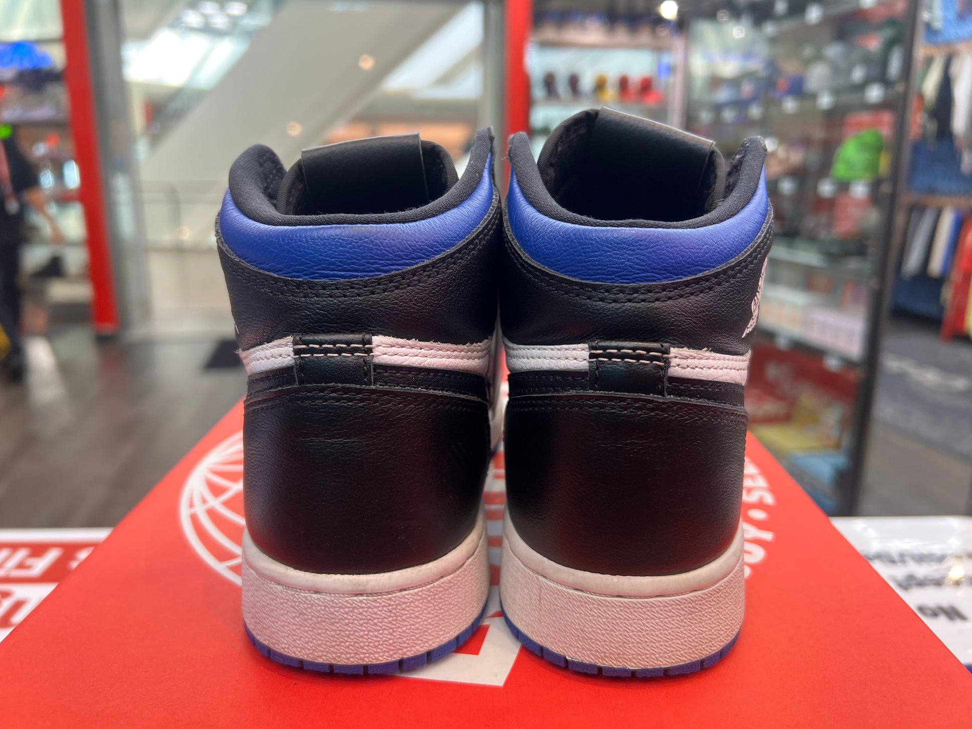 PRE OWNED Jordan 1 Retro High Royal Toe (GS) No Box