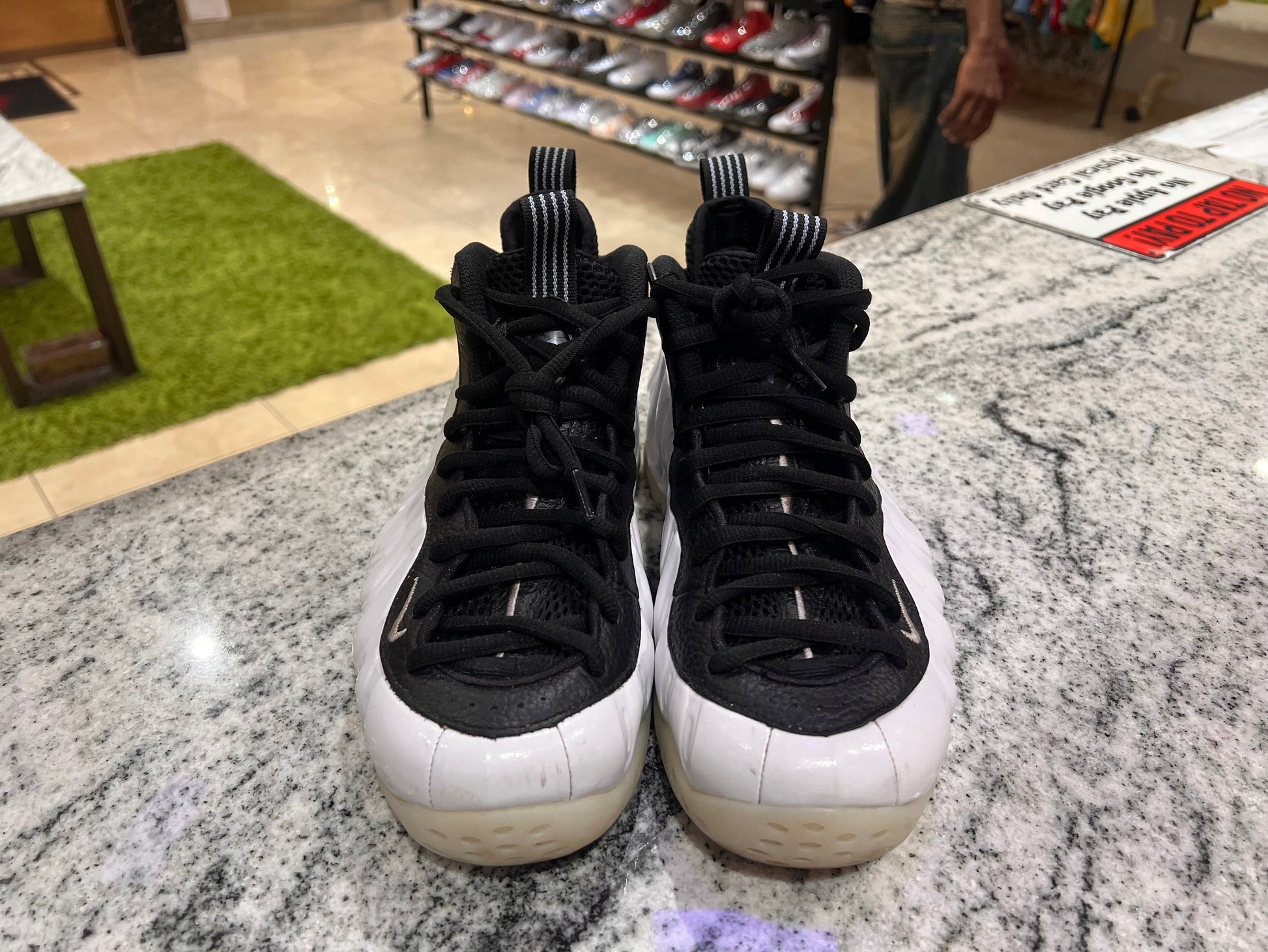 PRE OWNED Nike Air Foamposite One Penny PE NO BOX