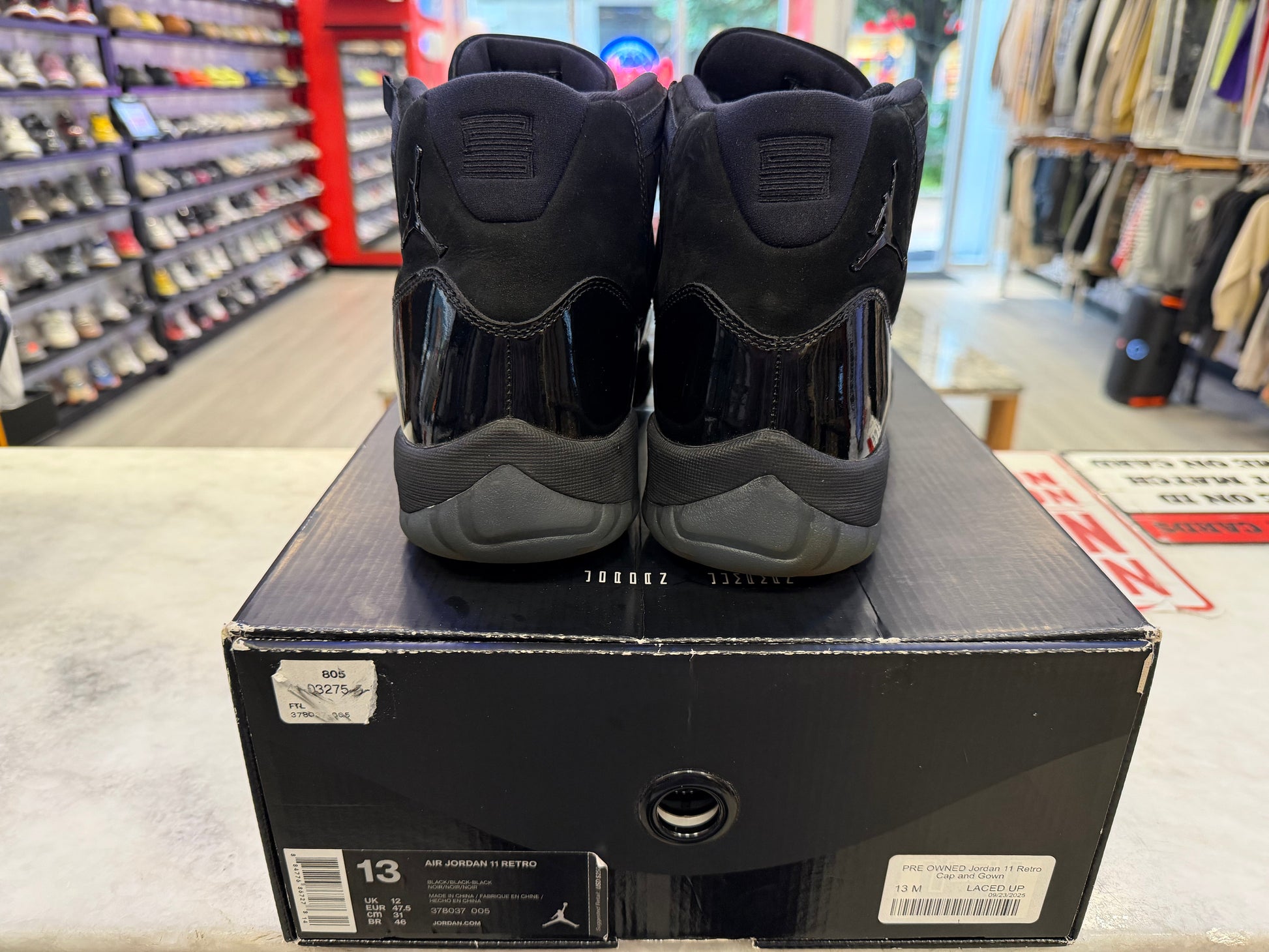 PRE OWNED Jordan 11 Retro Cap and Gown