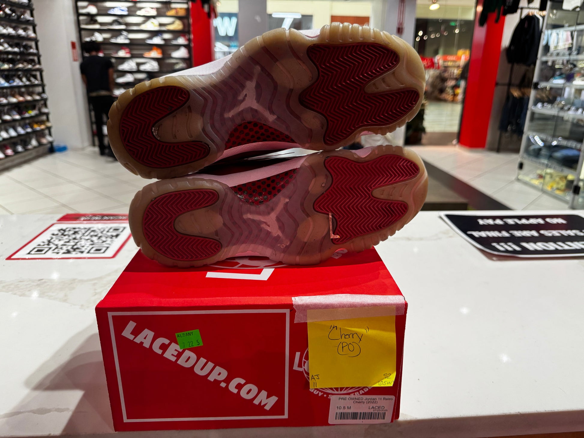 PRE OWNED Jordan 11 Retro Cherry (2022)