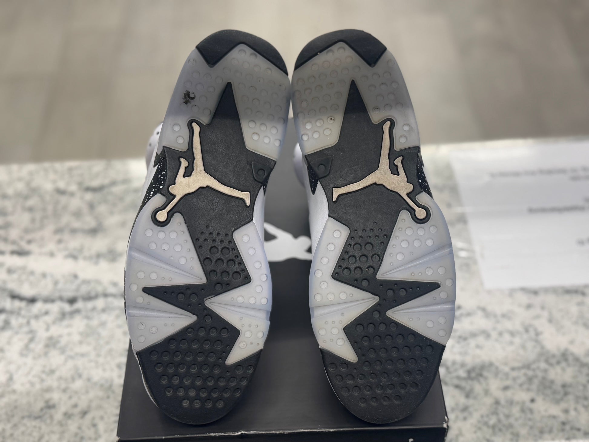 PRE OWNED Air Jordan Retro 6 "Reverse Oreo" (GS)