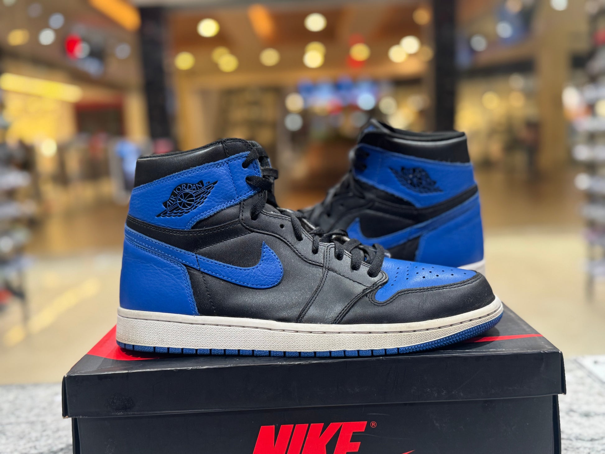 PRE OWNED Jordan 1 Retro Royal (2017)