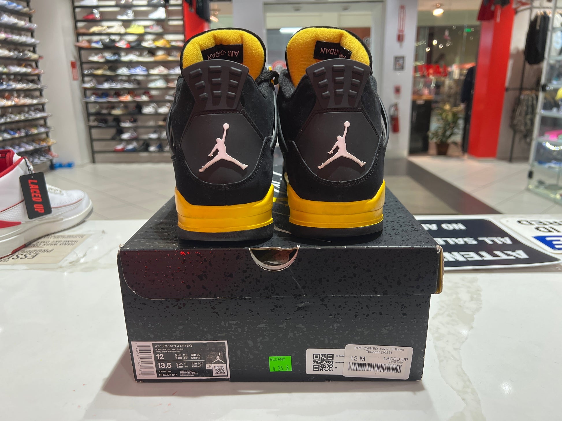 PRE OWNED Jordan 4 Retro Thunder (2023)