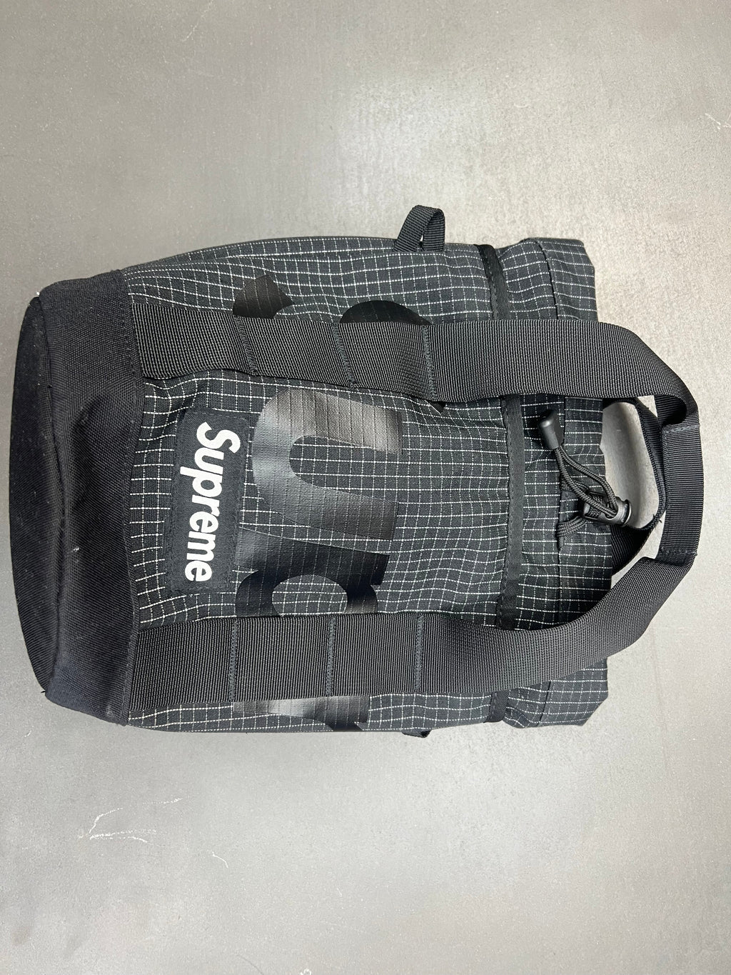 PRE OWNED Supreme Cinch Bag 2024 Black
