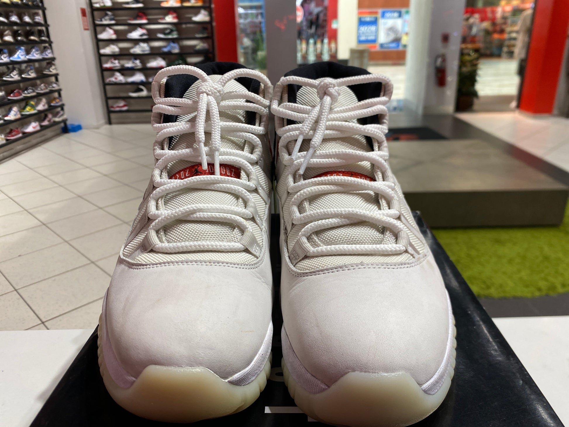 PRE OWNED Jordan 11 Retro Platinum Tint