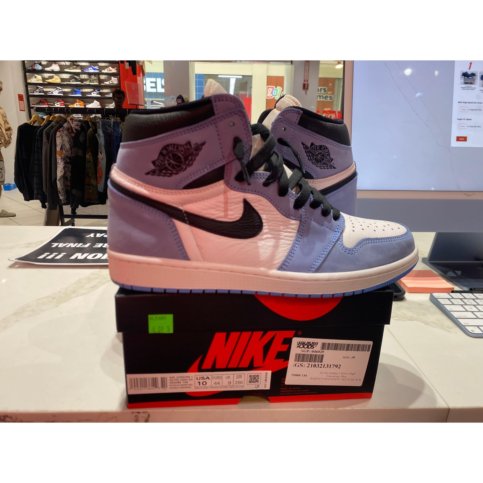 PRE OWNED Jordan 1 Retro High OG University Blue