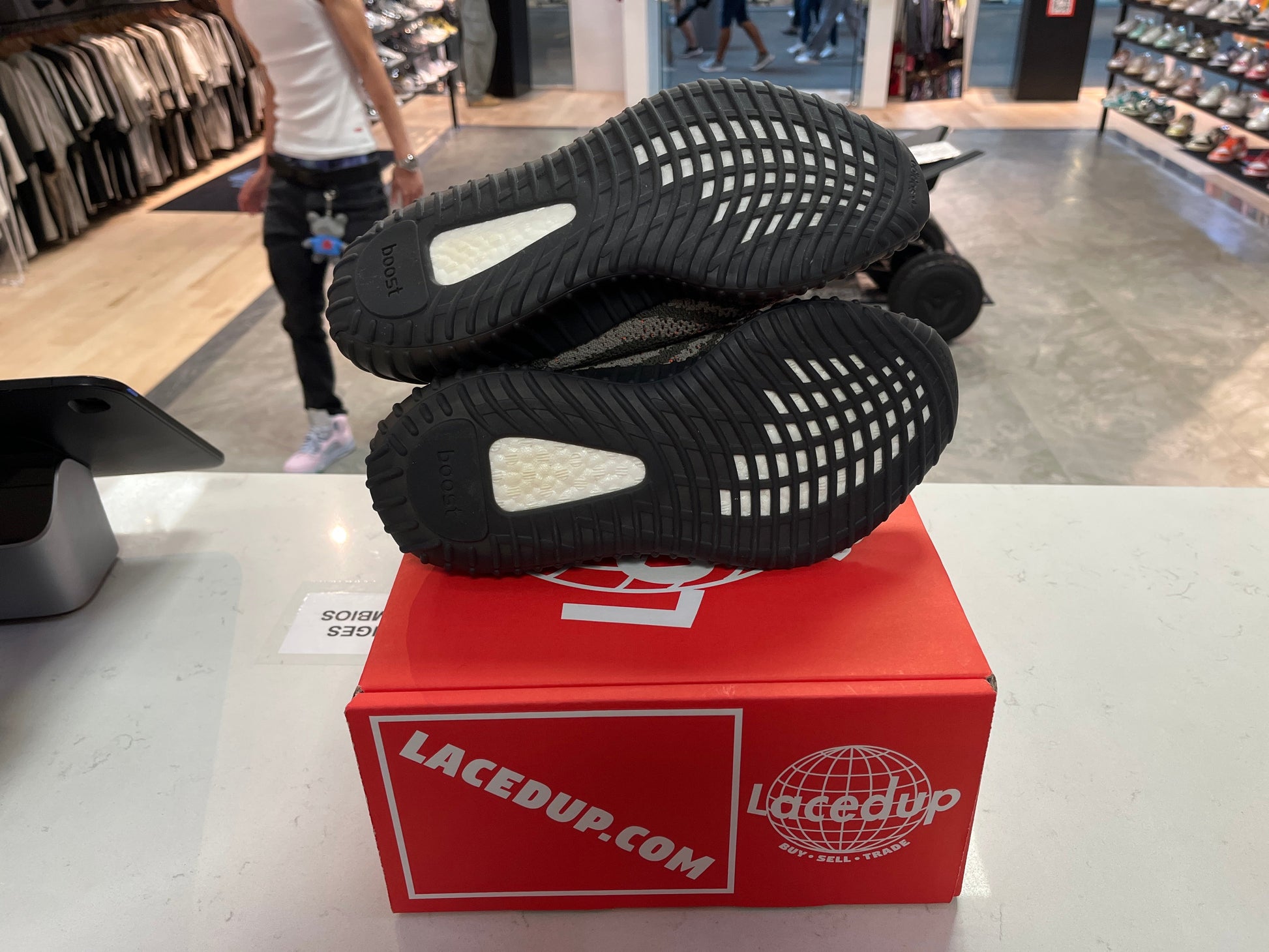 PRE OWNED adidas Yeezy Boost 350 V2 Carbon Beluga