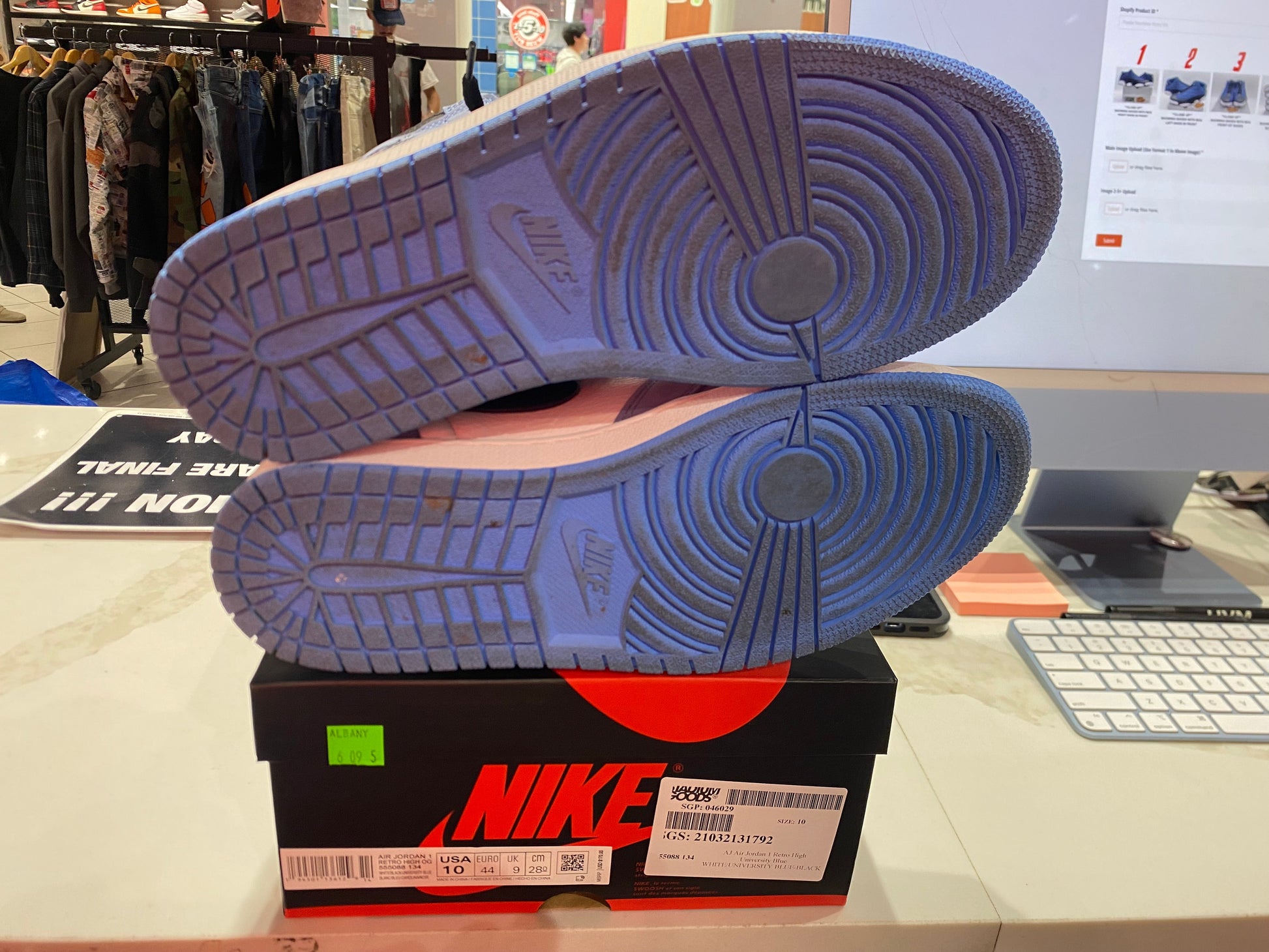 PRE OWNED Jordan 1 Retro High OG University Blue