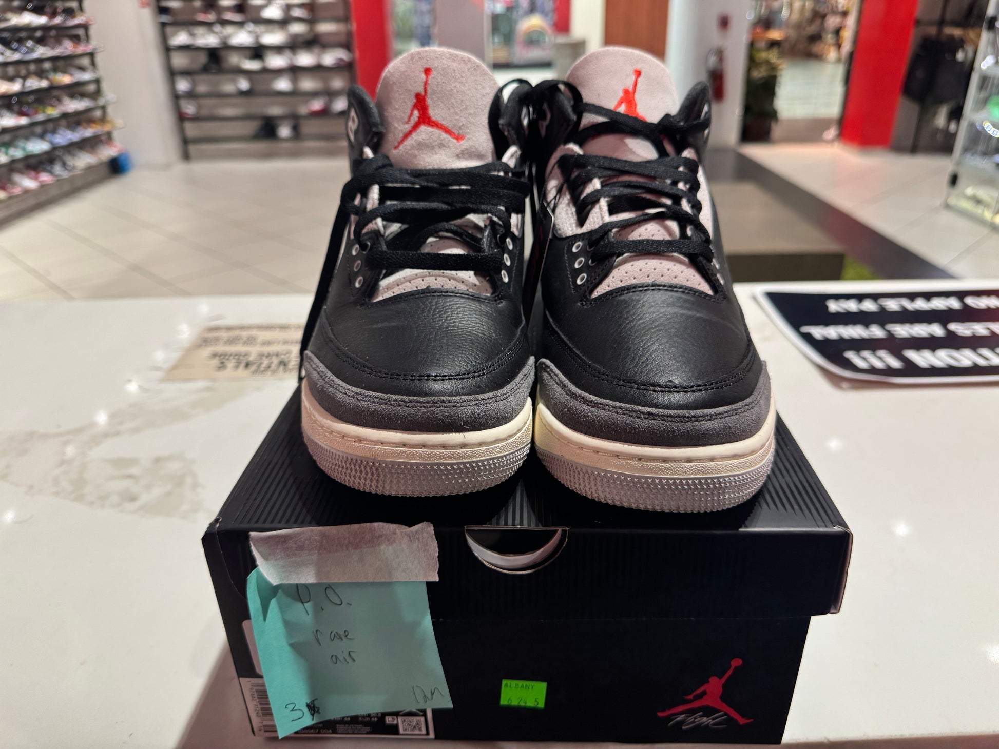 PRE OWNED Jordan 3 Retro OG Rare Air