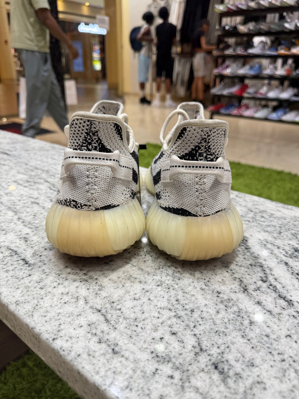 PRE OWNED adidas Yeezy Boost 350 V2 Zebra