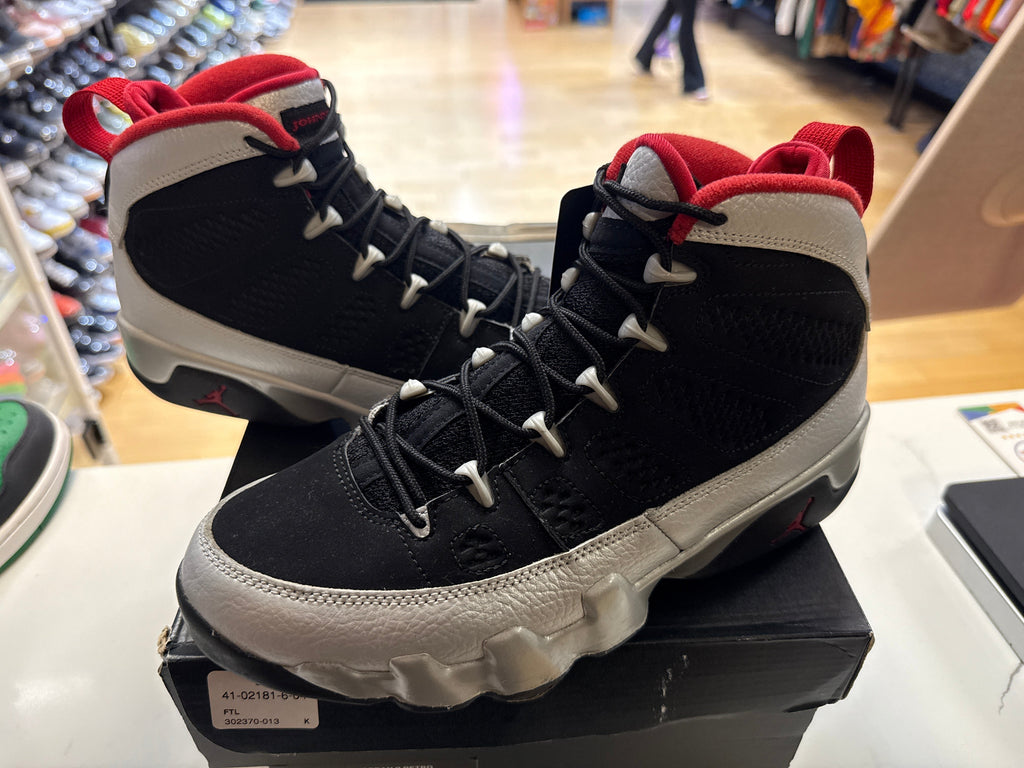 PRE OWNED Jordan 9 Retro Johnny Kilroy