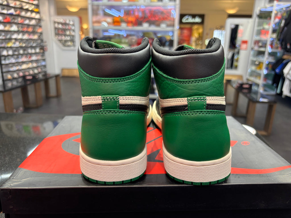 PRE OWNED Air Jordan Retro 1 "Pine Green 1.0"