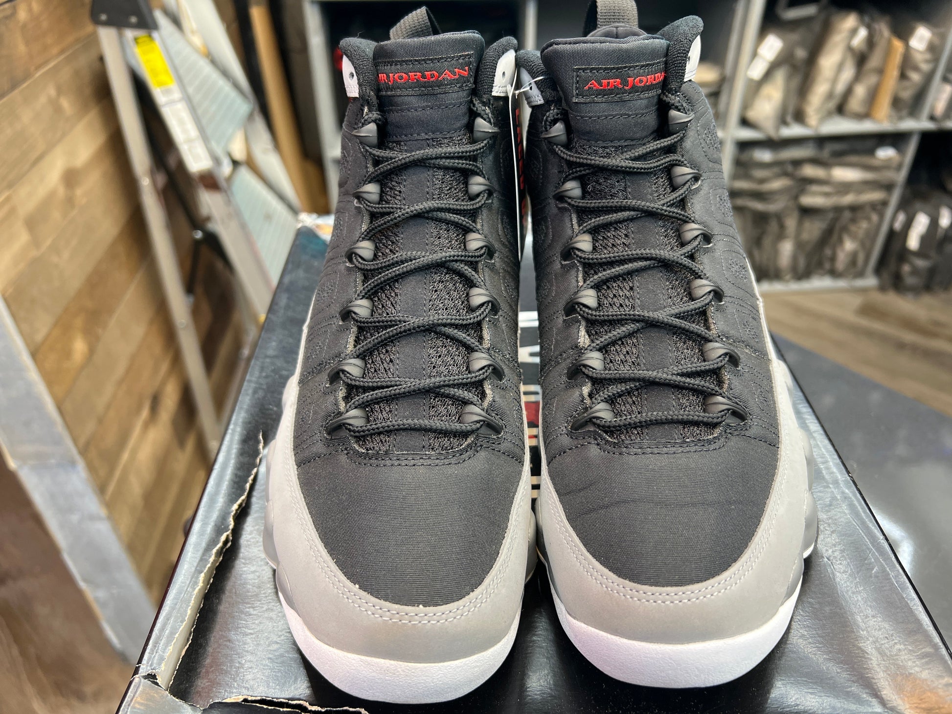 PRE OWNED Air Jordan 9 Retro "Particle Grey"