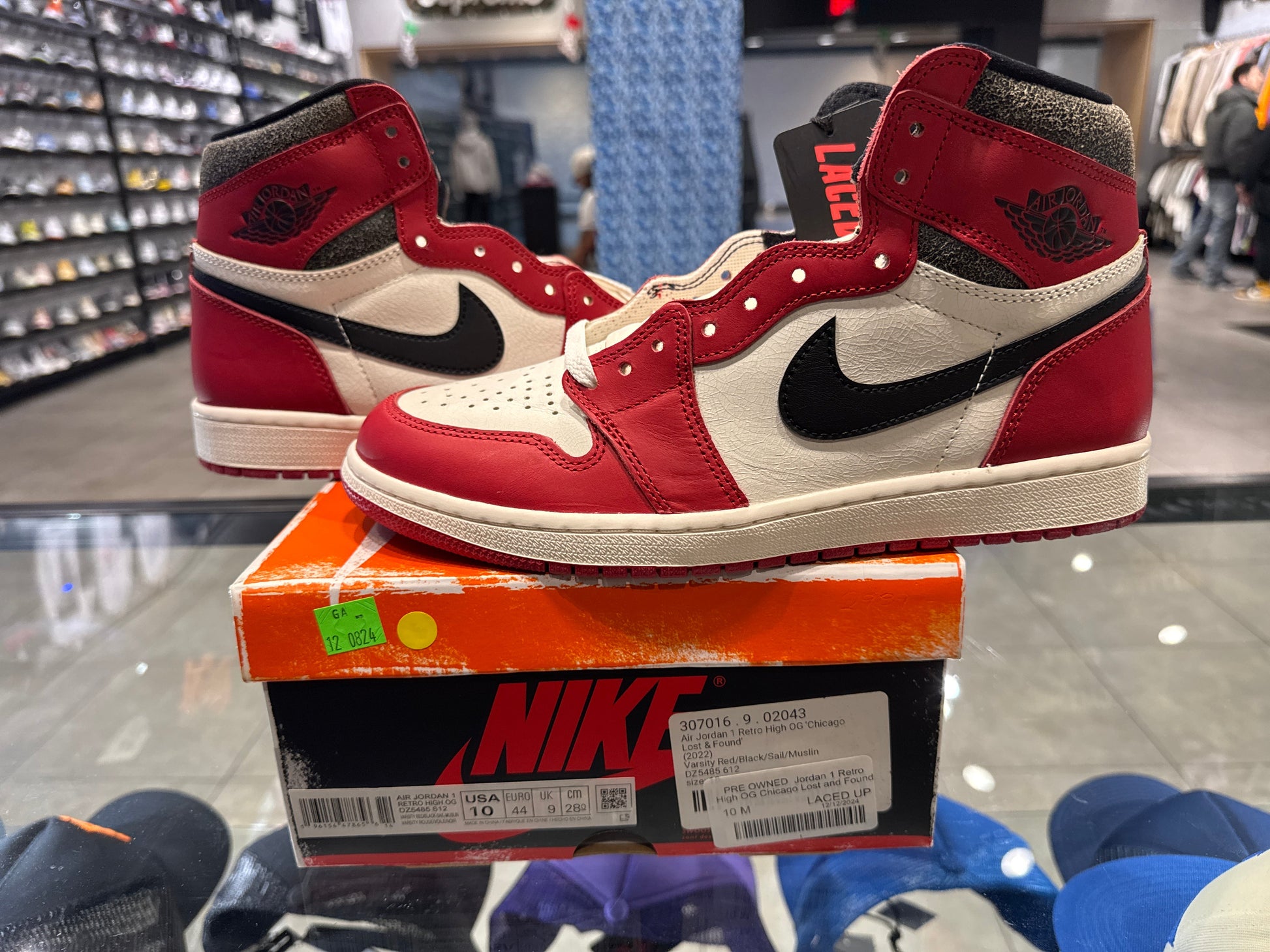 PRE OWNED  Jordan 1 Retro High OG Chicago Lost and Found
