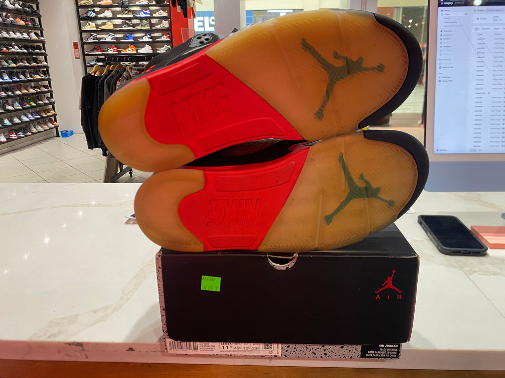 PRE OWNED Jordan 5 Retro Top 3