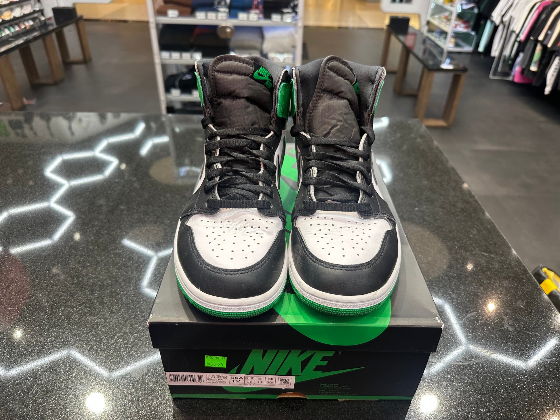 PRE OWNED Jordan 1 Retro High OG Lucky Green