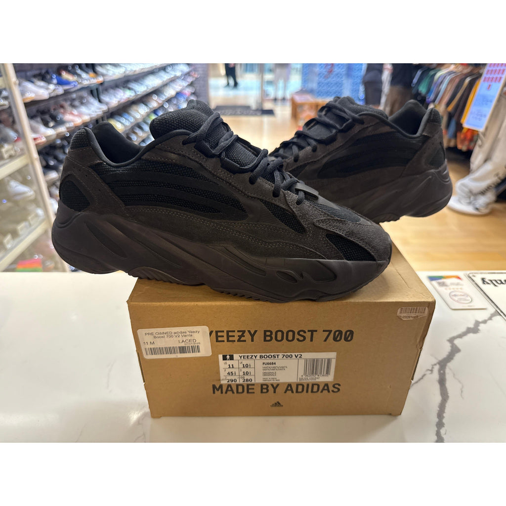 PRE OWNED adidas Yeezy Boost 700 V2 Vanta