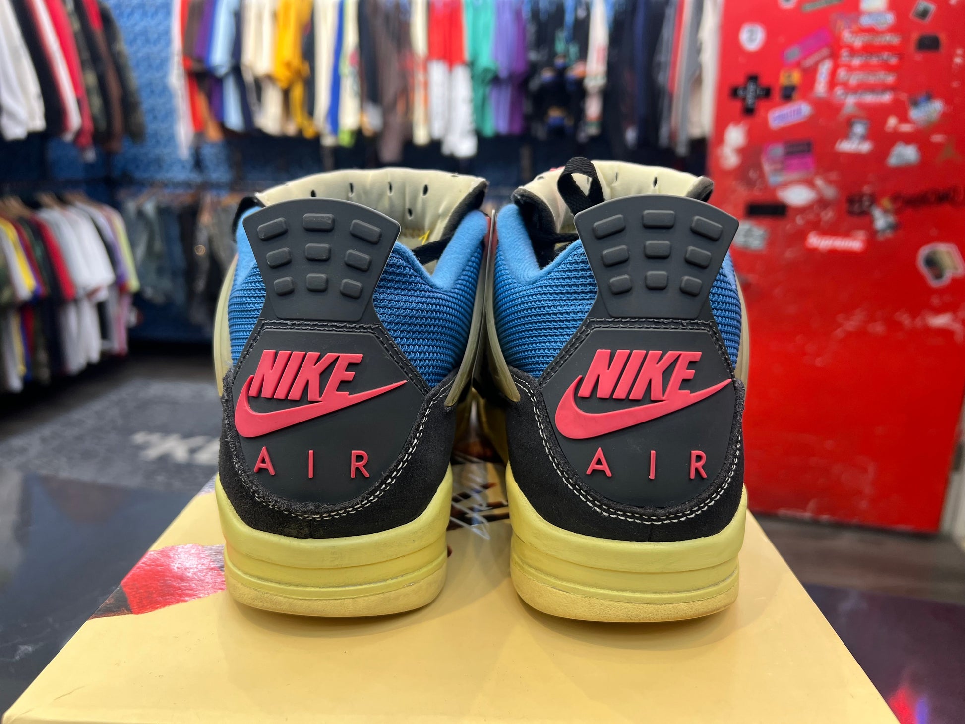 PRE OWNED Jordan 4 Retro Union Off Noir