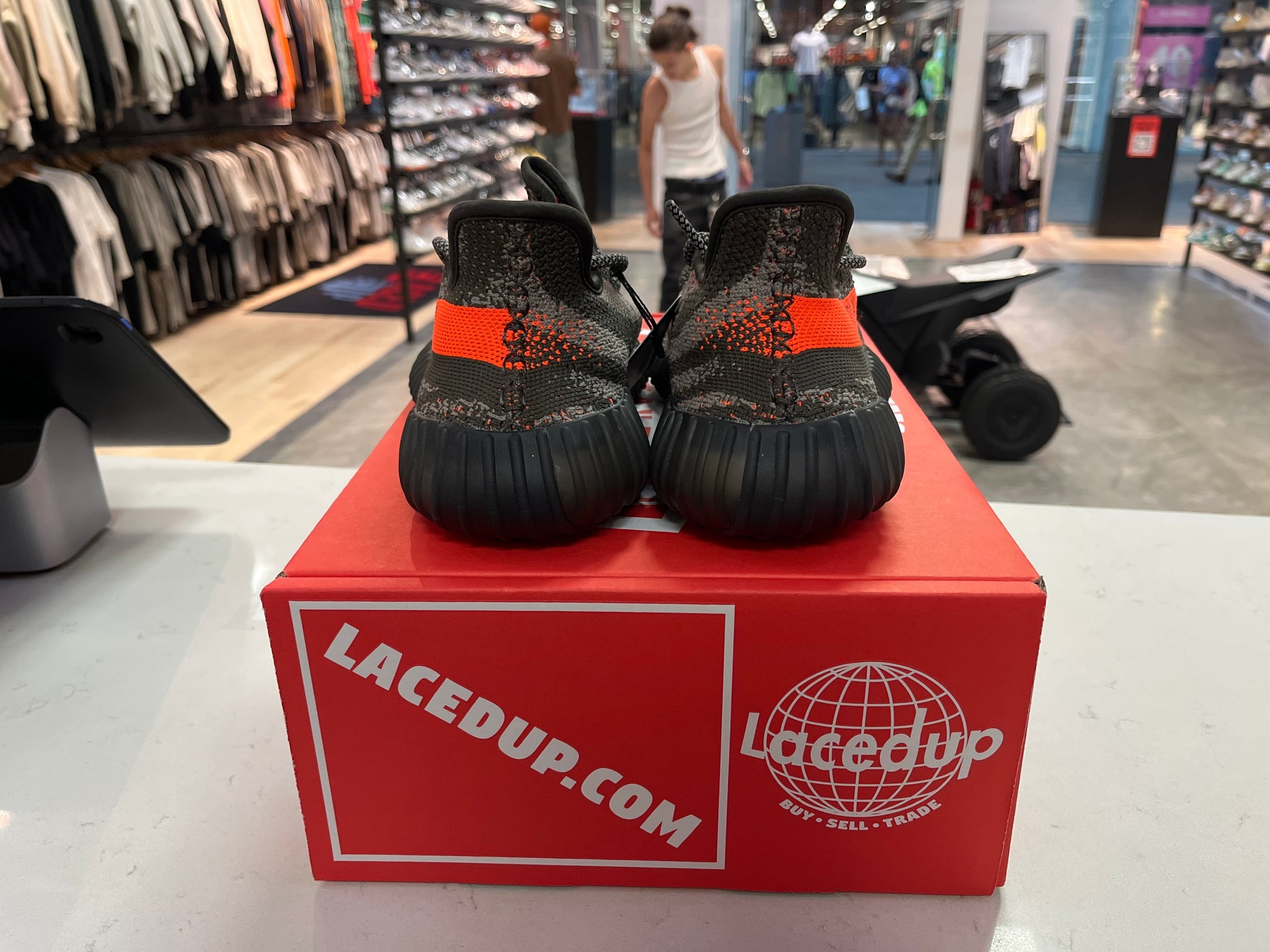 PRE OWNED adidas Yeezy Boost 350 V2 Carbon Beluga