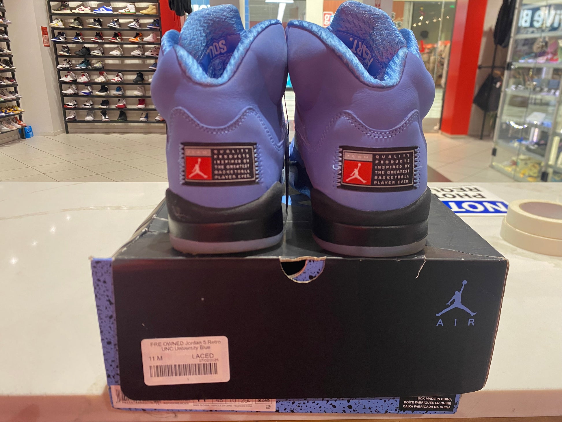 PRE OWNED Jordan 5 Retro UNC University Blue