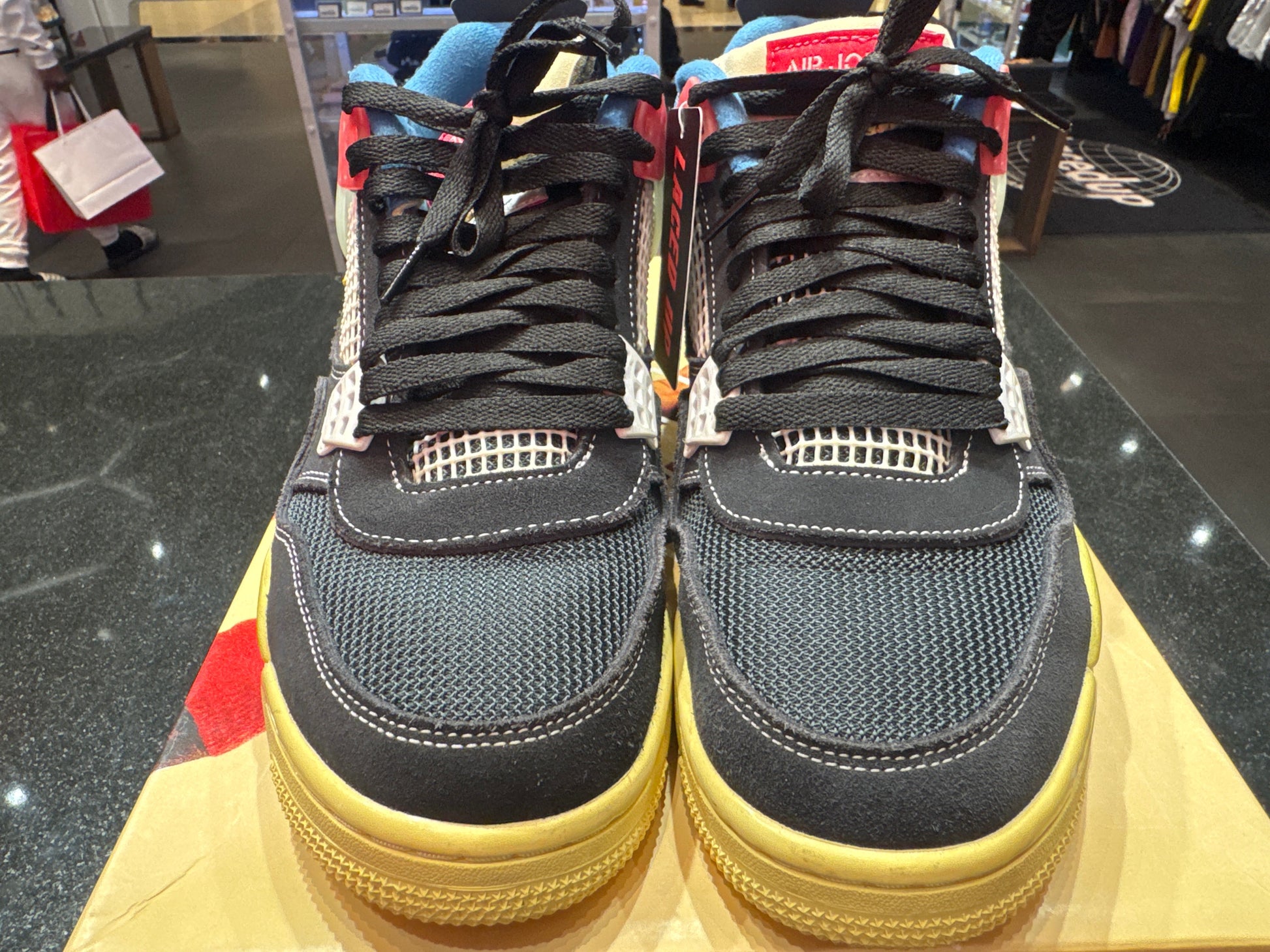 PRE OWNED Jordan 4 Retro Union Off Noir