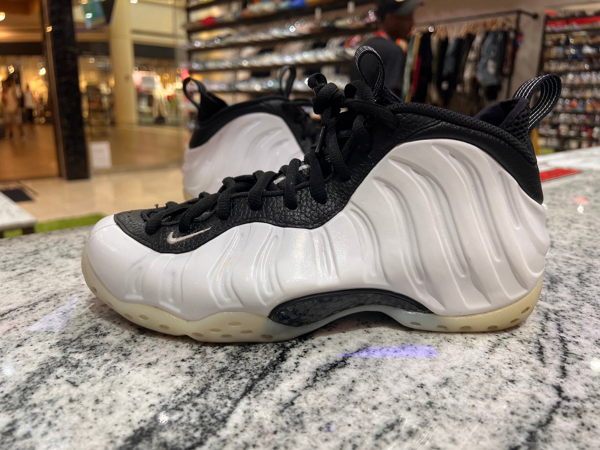 PRE OWNED Nike Air Foamposite One Penny PE NO BOX