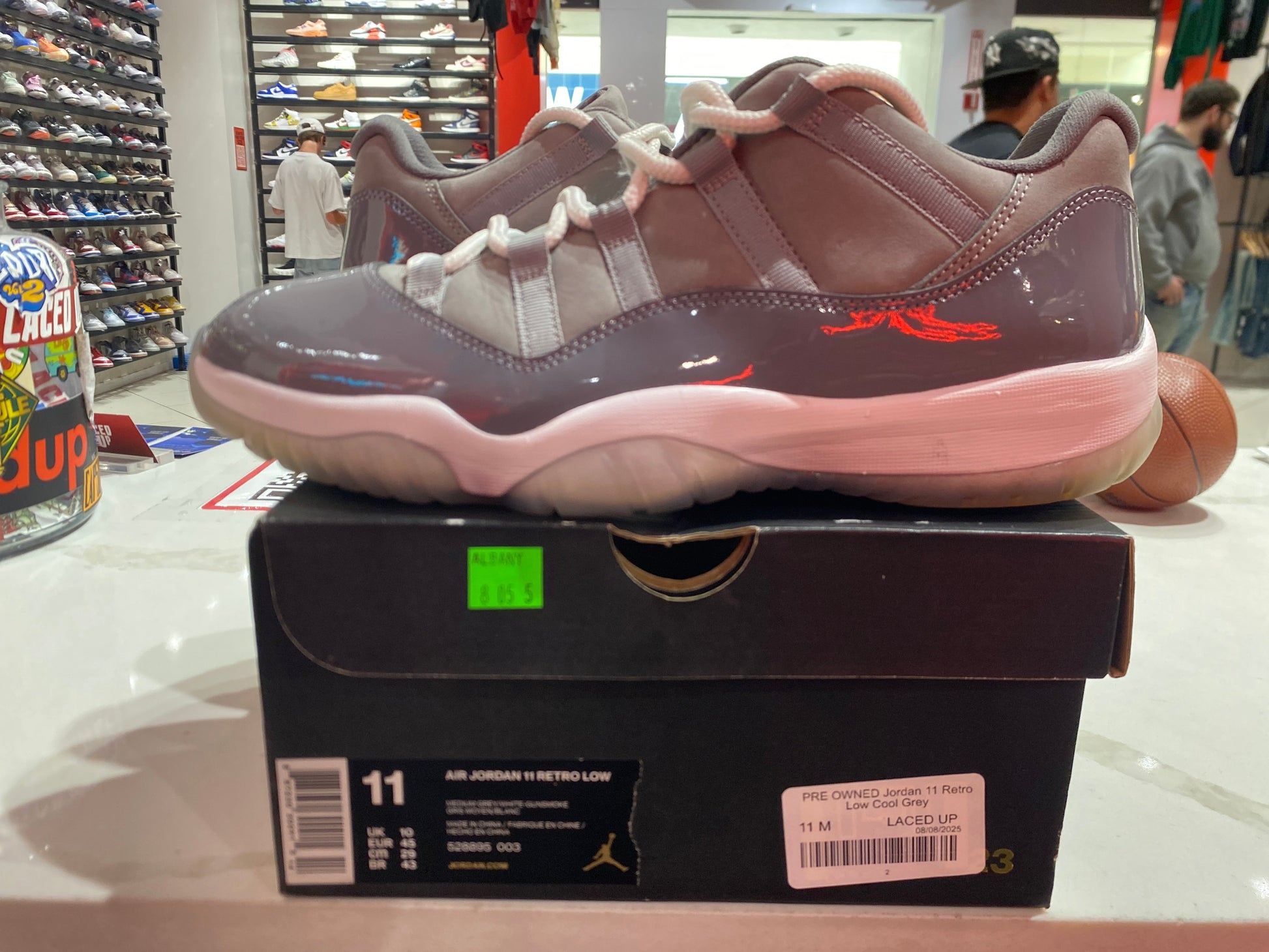 PRE OWNED Jordan 11 Low Cool Grey