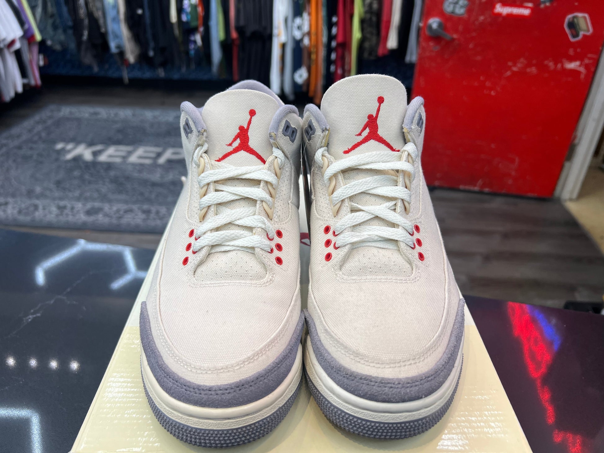 PRE OWNED Jordan 3 Retro Muslin