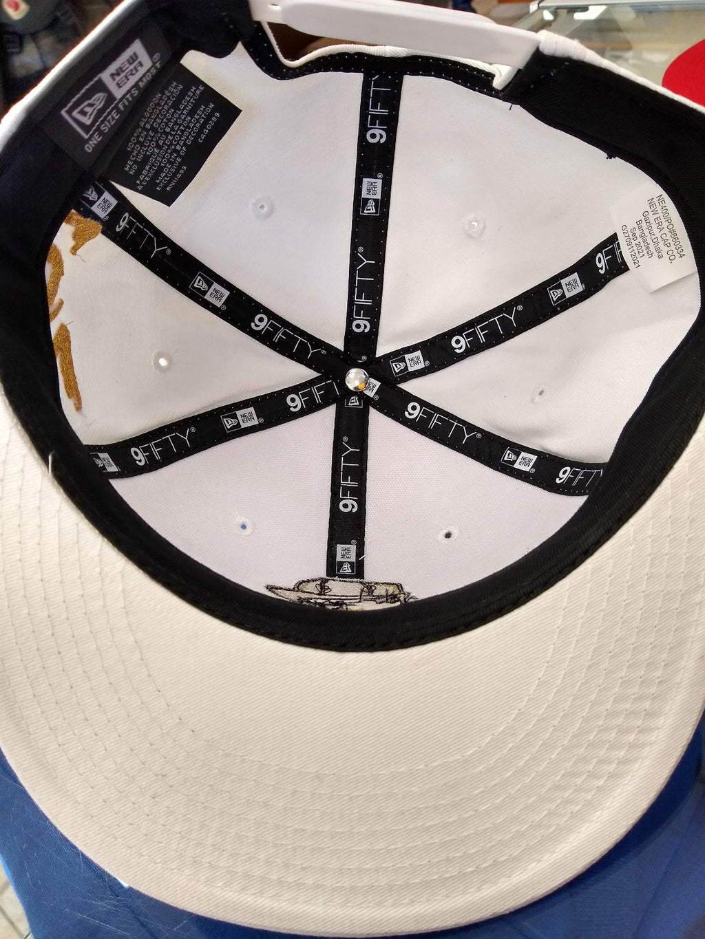 Embroidered "El Chapo" logo hats