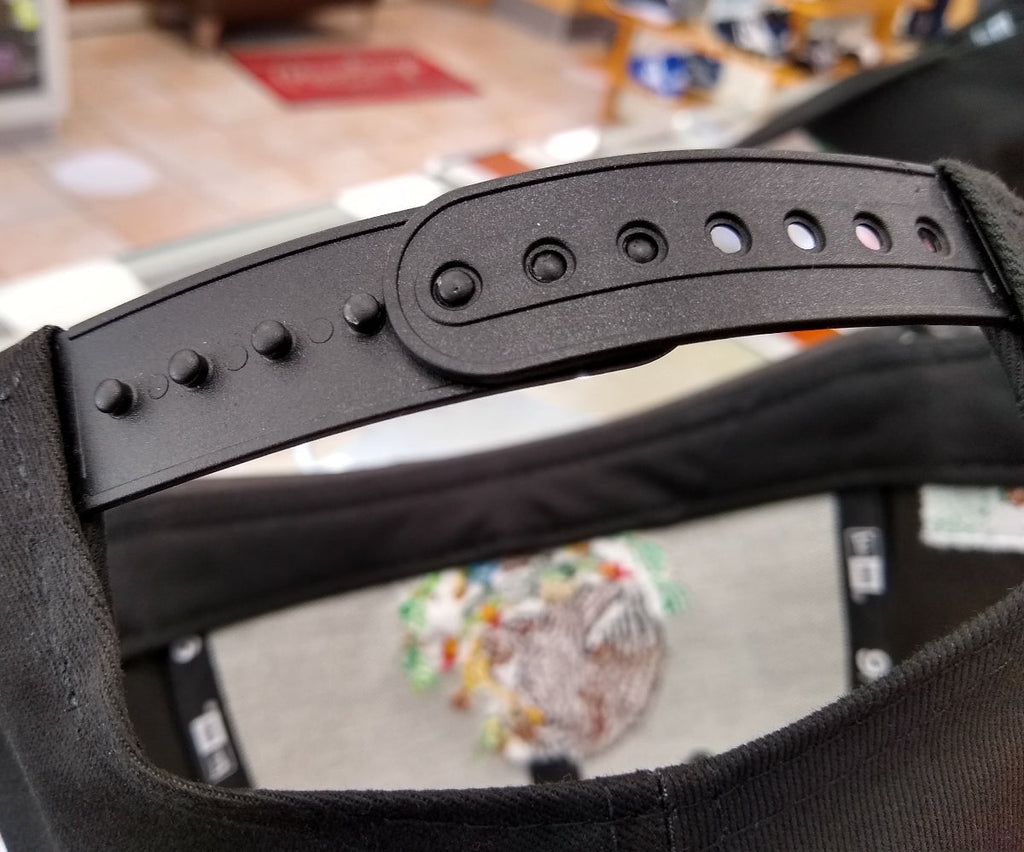 Embroidered Shield and flag SnapBack Mexico Black Hat