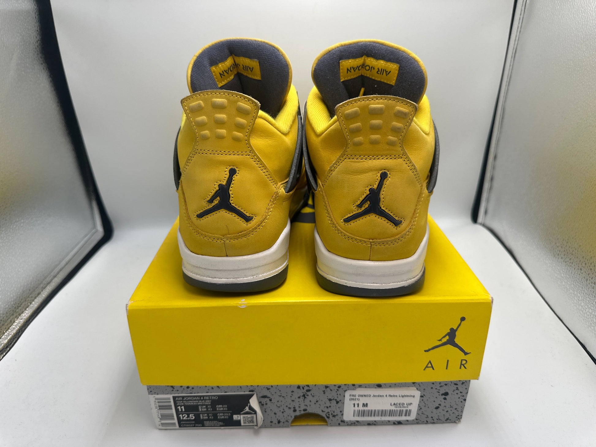 PRE OWNED Jordan 4 Retro Lightning (2021)