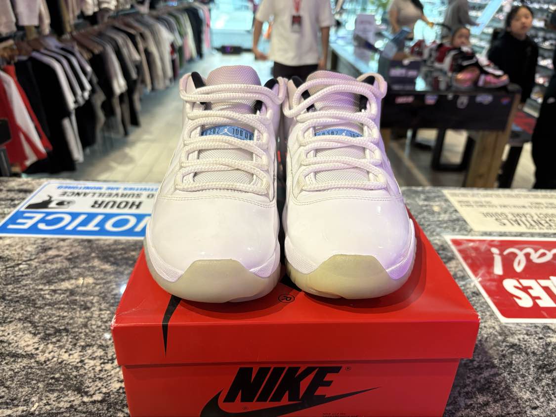 PRE OWNED Jordan 11 Retro Low Legend Blue