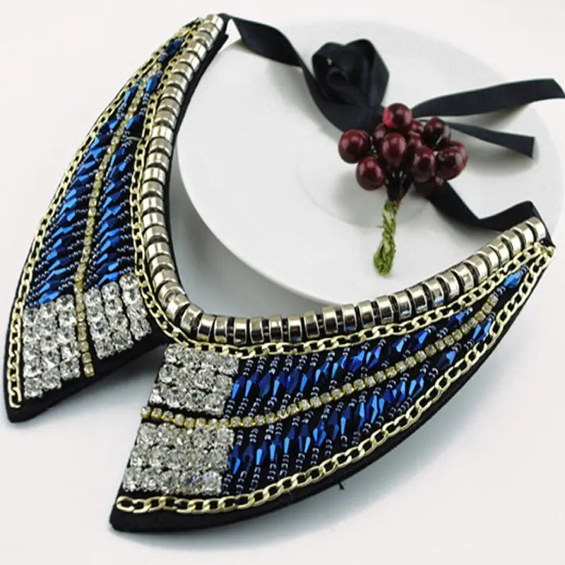 Fashionable Statement Acrylic Choker Necklace