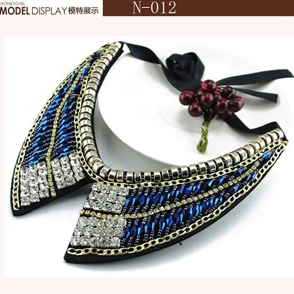 Fashionable Statement Acrylic Choker Necklace