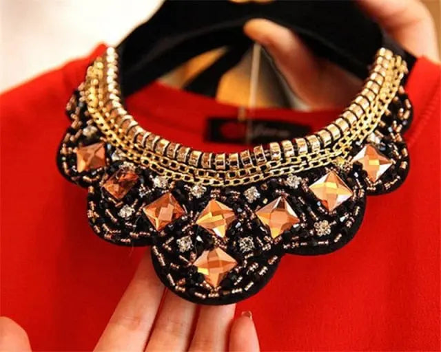 Fashionable Statement Acrylic Choker Necklace