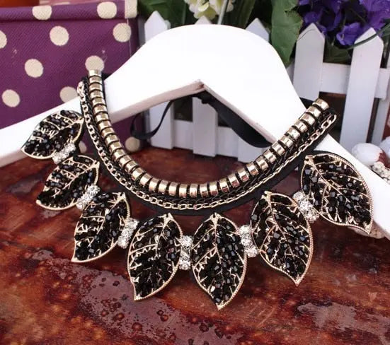 Fashionable Statement Acrylic Choker Necklace