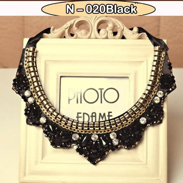 Fashionable Statement Acrylic Choker Necklace