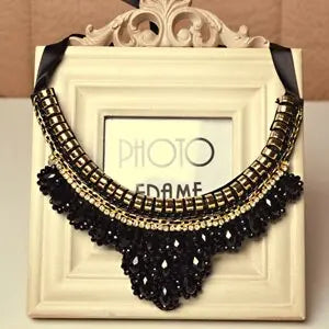 Fashionable Statement Acrylic Choker Necklace