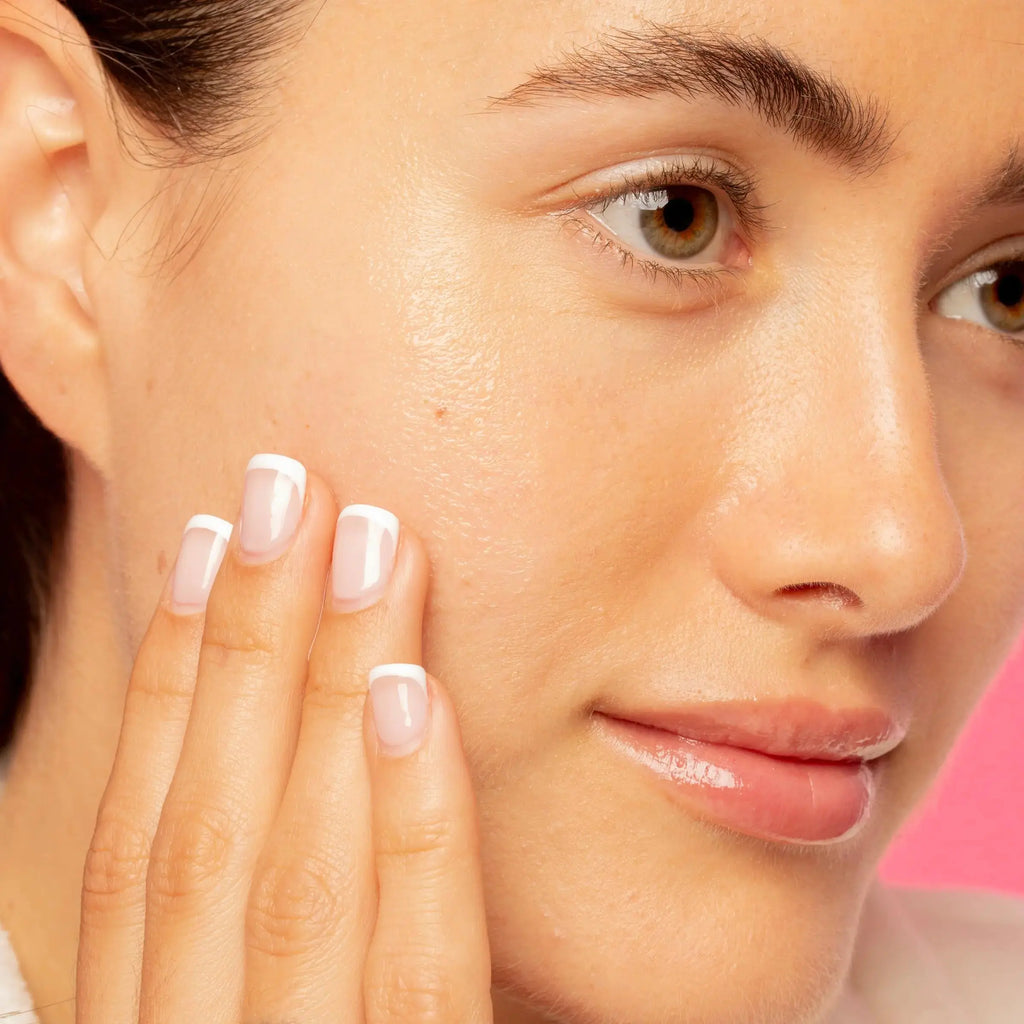 Good Molecules Daily Brightening Serum - Hydrating Facial Serum with Beta Arbutin and Hyaluronic Acid to Moisturize