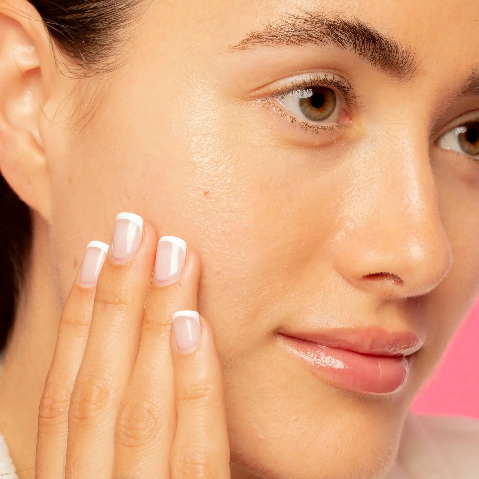 Good Molecules Daily Brightening Serum - Hydrating Facial Serum with Beta Arbutin and Hyaluronic Acid to Moisturize
