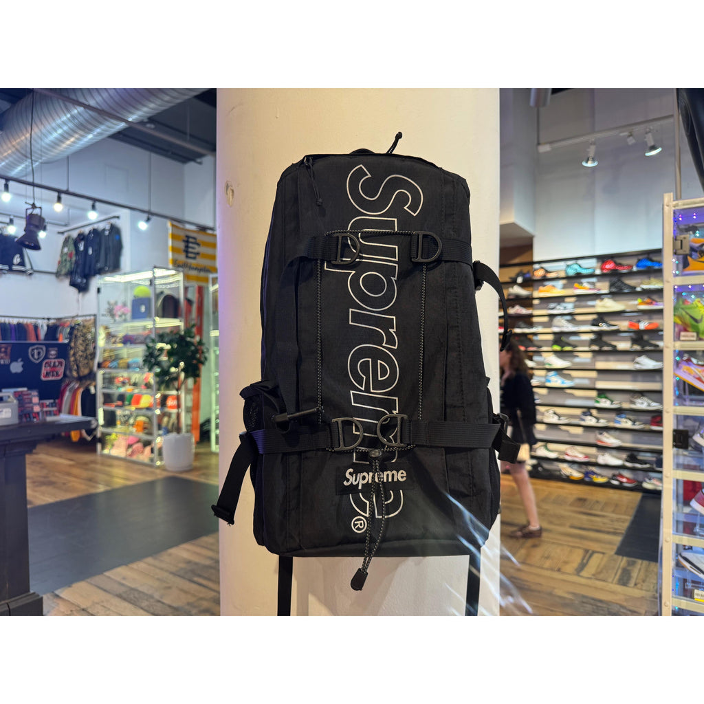 PRE OWNED Supreme Backpack (FW18) Black