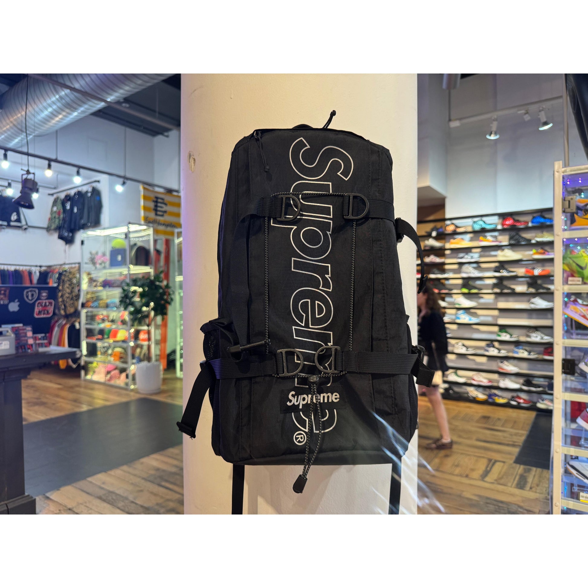 PRE OWNED Supreme Backpack (FW18) Black