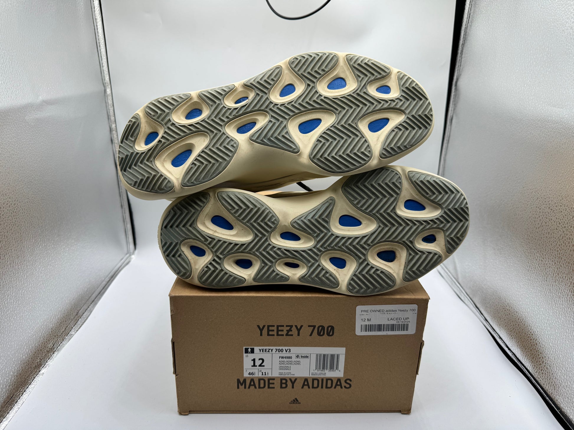 PRE OWNED adidas Yeezy 700 V3 Azael