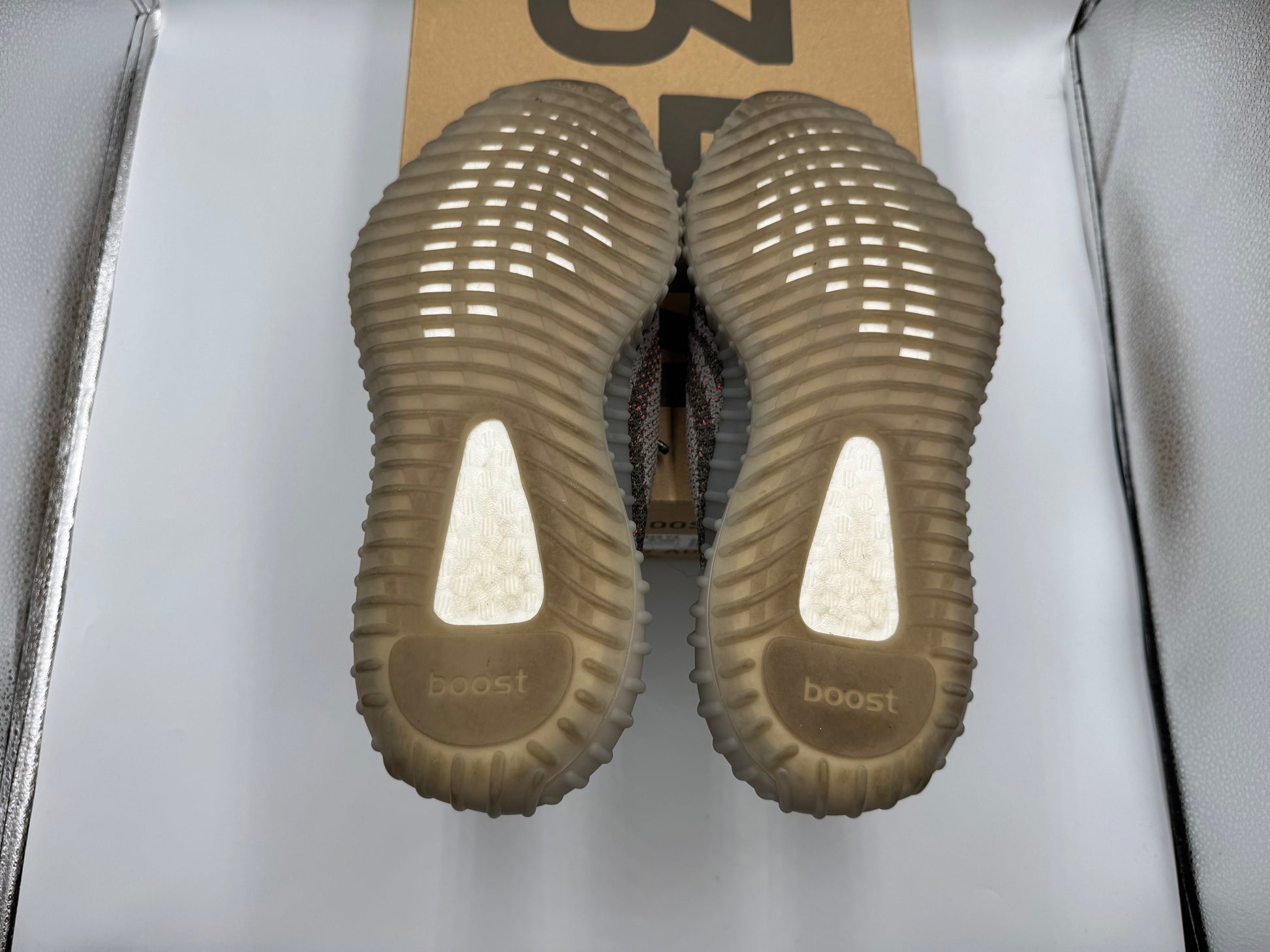 PRE OWNED adidas Yeezy Boost 350 V2 Beluga Reflective