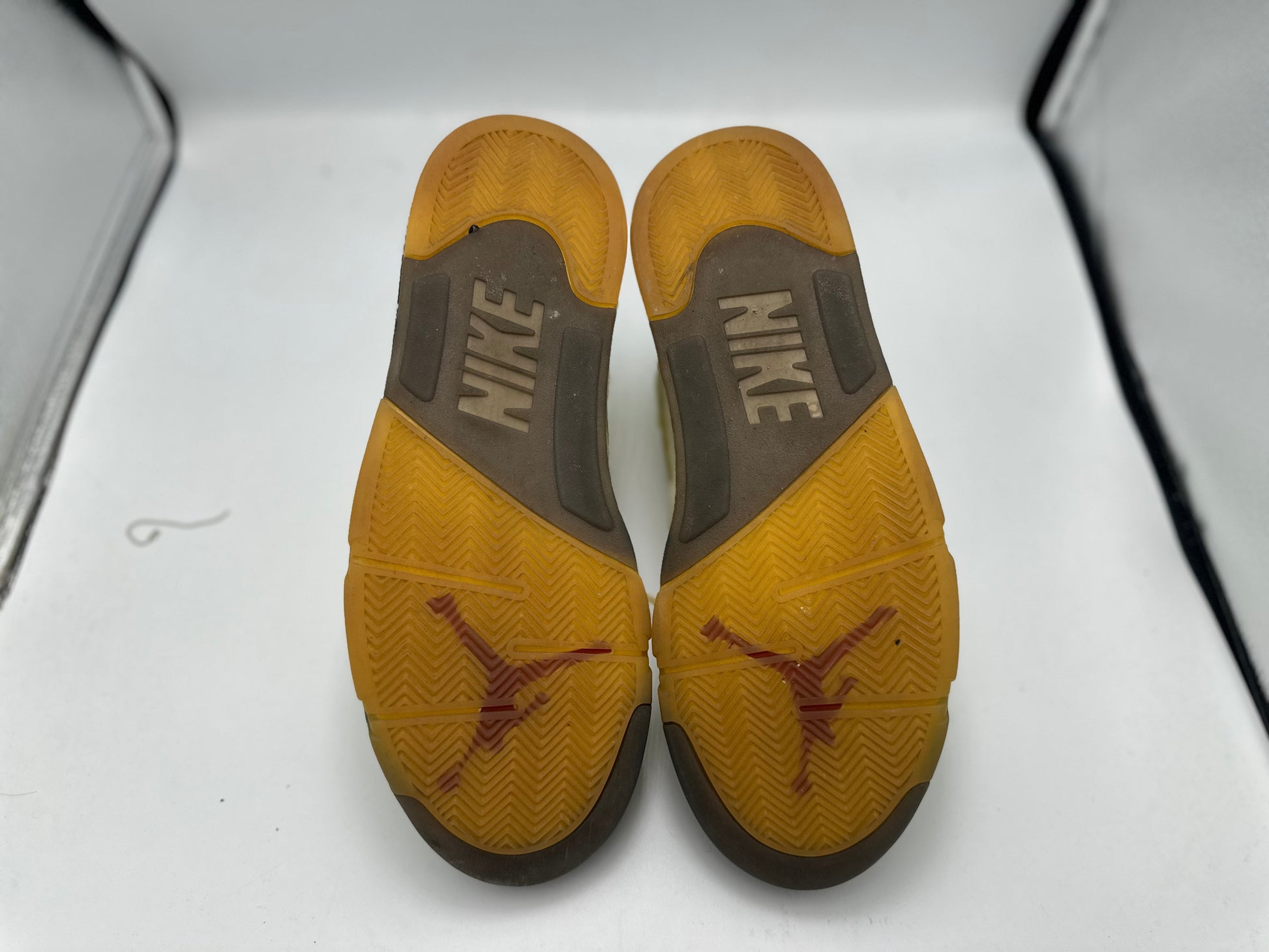 PRE OWNED Jordan 5 Retro Off-White Sail