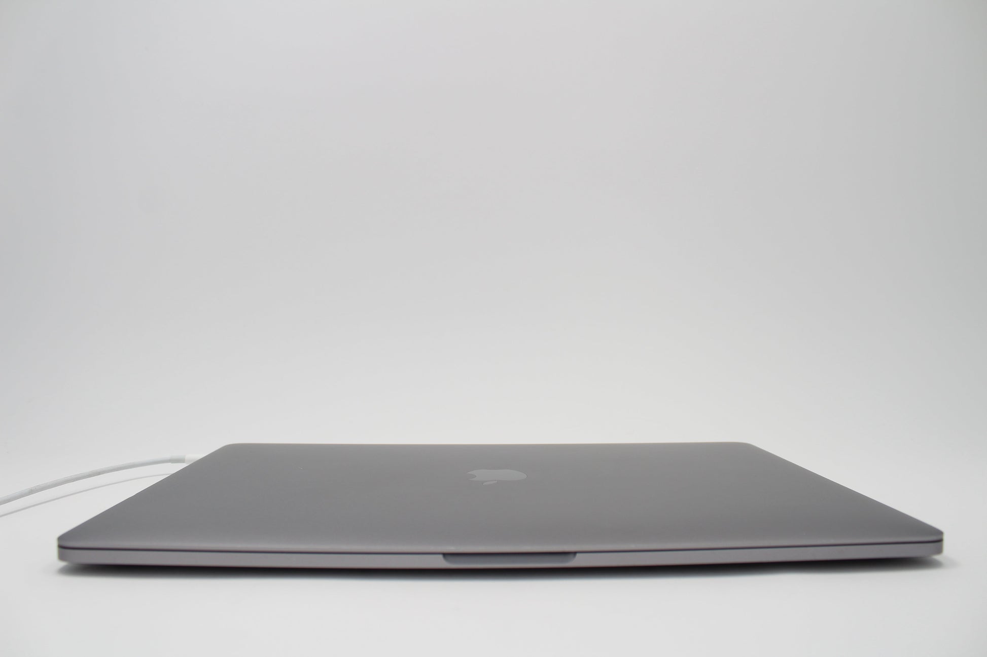 2016 Apple MacBook Pro 15-inch i7 2.7GHz 16GB RAM 512GB SSD AMD 455 | Excellent